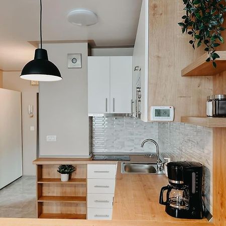 Agoll Victoria - Self Checkin Apartment Resita Exterior foto